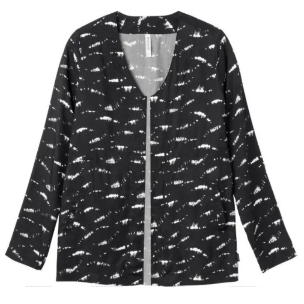 NEW NWT WOMENS RVCA TRINIA OVERPIECE BLACK WHITE RAYON TOP SIZE SMALL